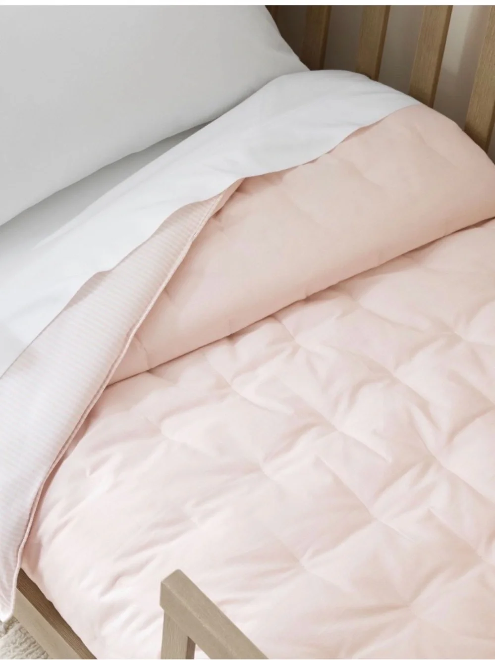 Pottery Barn Baby Chambray Reversible Toddler Comforter in Pale Pink